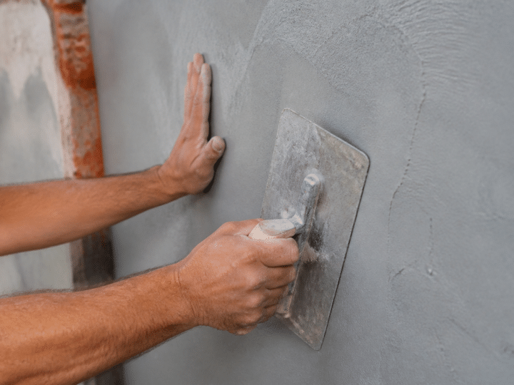 Comment faire du béton ciré soi-même sur un sol ou un mur