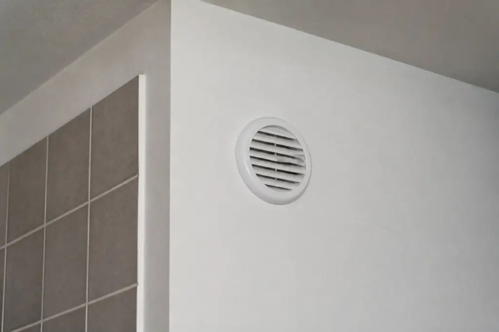 bouche ventilation murale blanche grille circulaire salle