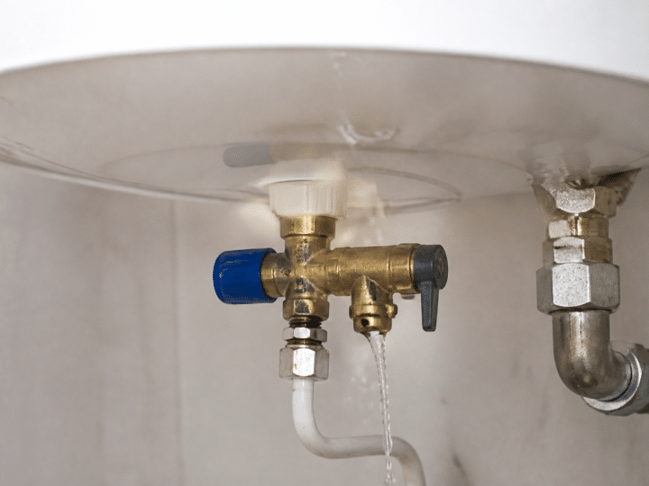 Groupe de sécurité chauffe-eau qui fuit : pourquoi et comment réparer ?